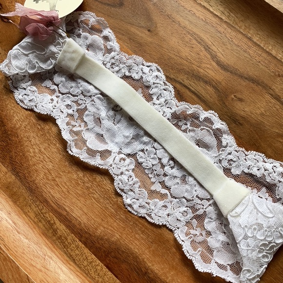 Little Lovelies | White Vintage Lace Bridal Headband - Picture 10 of 15